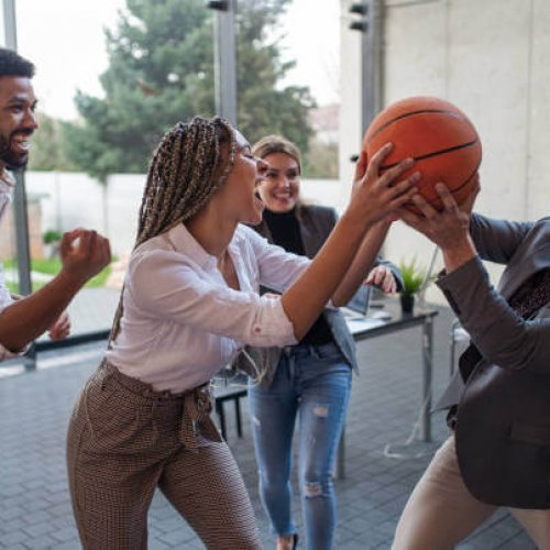 Installer un terrain de basket sur son lieu de travail