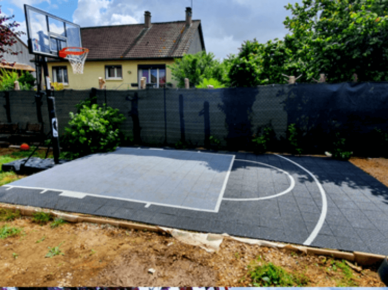 Les terrains de basket en dalles clipsables sont-ils appropriés à tous les joueurs ?