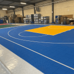 Terrain de Basket 3×3 en déstockage |15m x 11m | 165m² | Jaune et bleu roi