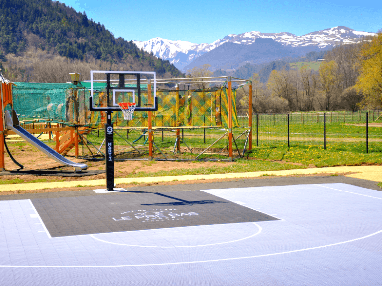 Terrain de basket pour villages vacances