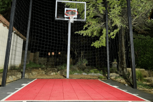 Terrain de basket en mode nocturne installé à Nîmes