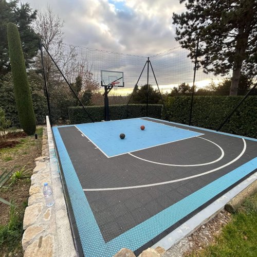Terrain de basket à Romans sur Isère dans le département de la Drôme (26)