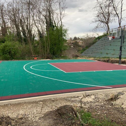 Terrain de basket extérieur installé à Saint-Etienne dans la Loire (42)