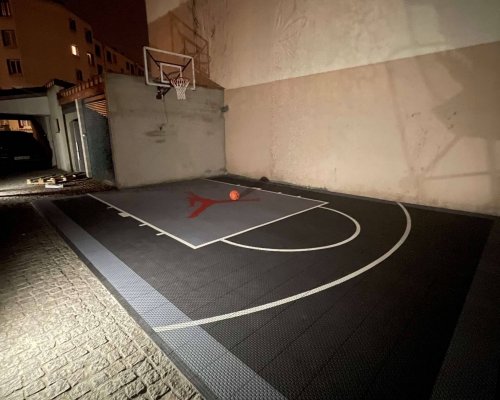 Terrain de basket installé à Paris